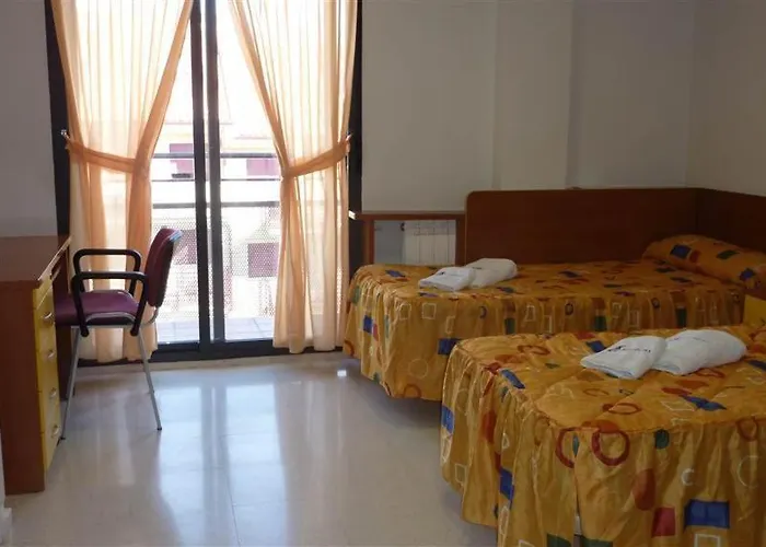 巴图埃卡斯住宿酒店 *